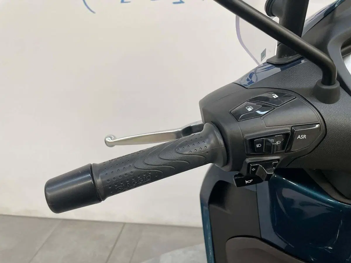 Piaggio Beverly 300 S ABS-ASR (2021 - 25) (7)