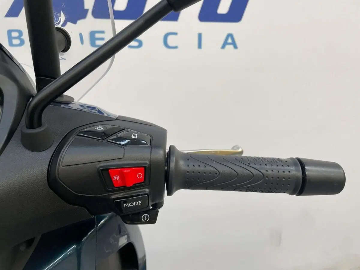 Piaggio Beverly 300 S ABS-ASR (2021 - 25) (8)