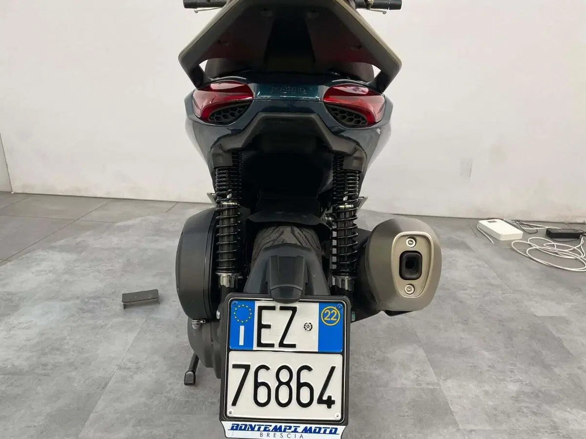 Piaggio Beverly 300 S ABS-ASR (2021 - 25) (10)