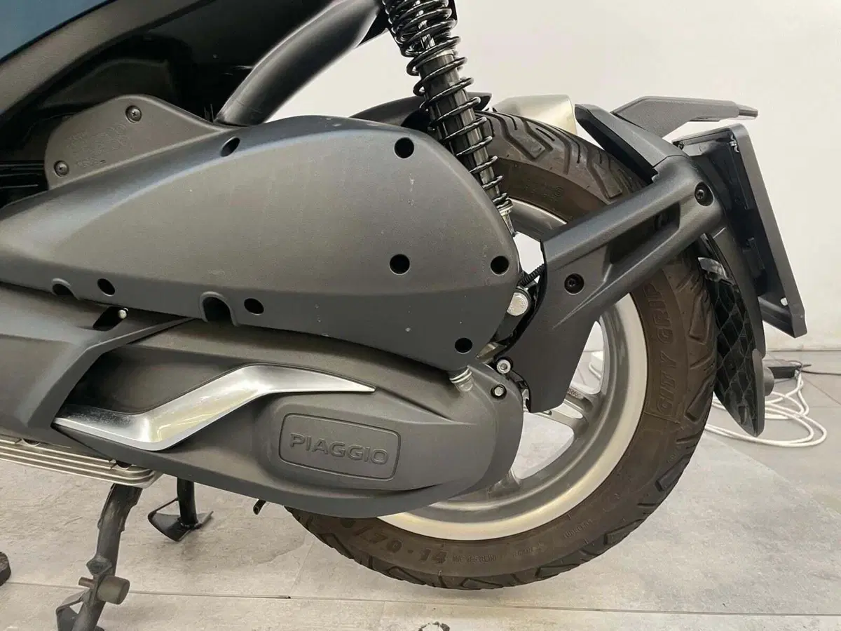 Piaggio Beverly 300 S ABS-ASR (2021 - 25) (12)