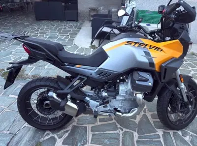 Moto Guzzi Stelvio (2024 - 26) usata