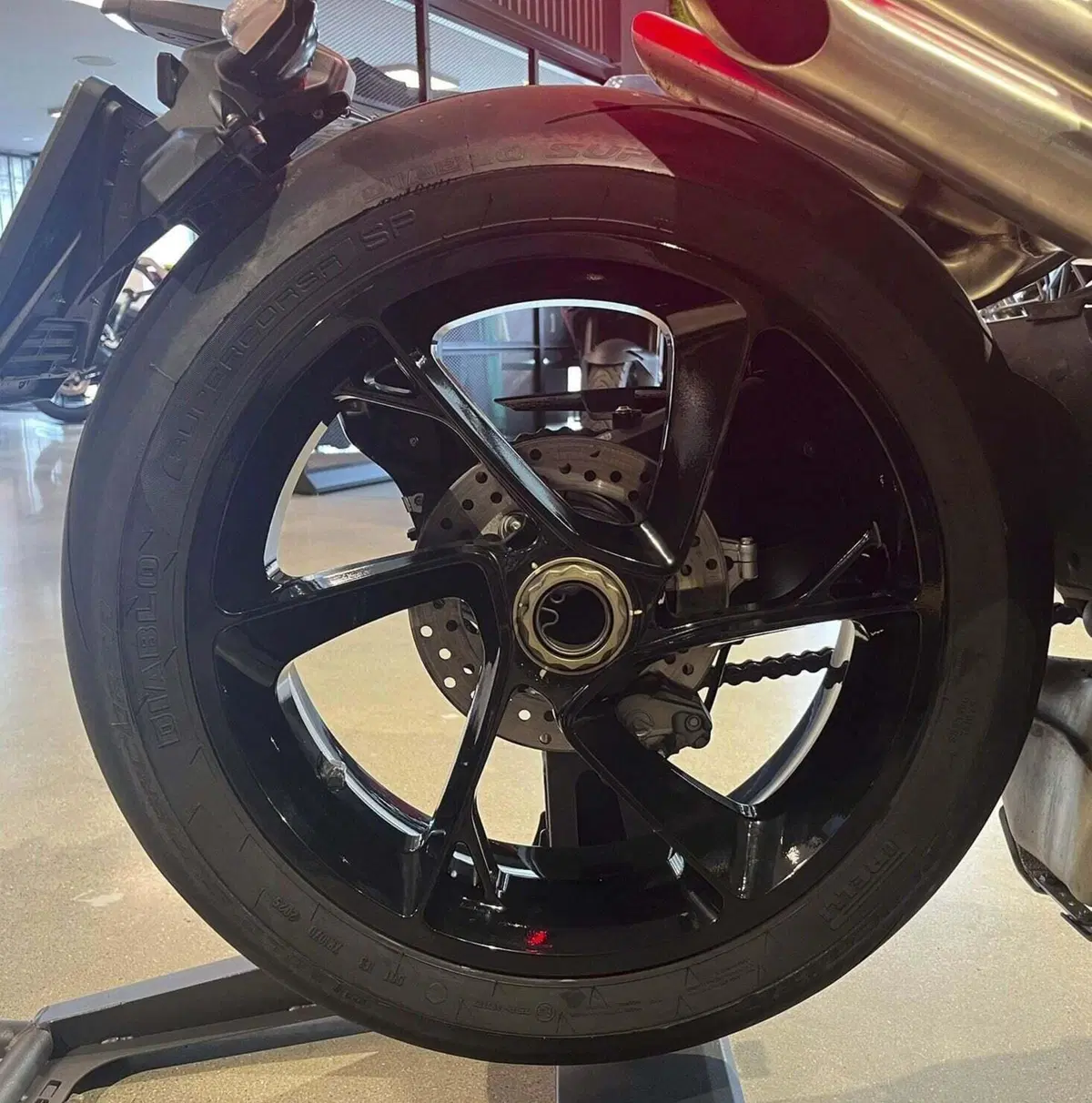 MV Agusta Brutale 1000 RS (2022 - 26) (8)