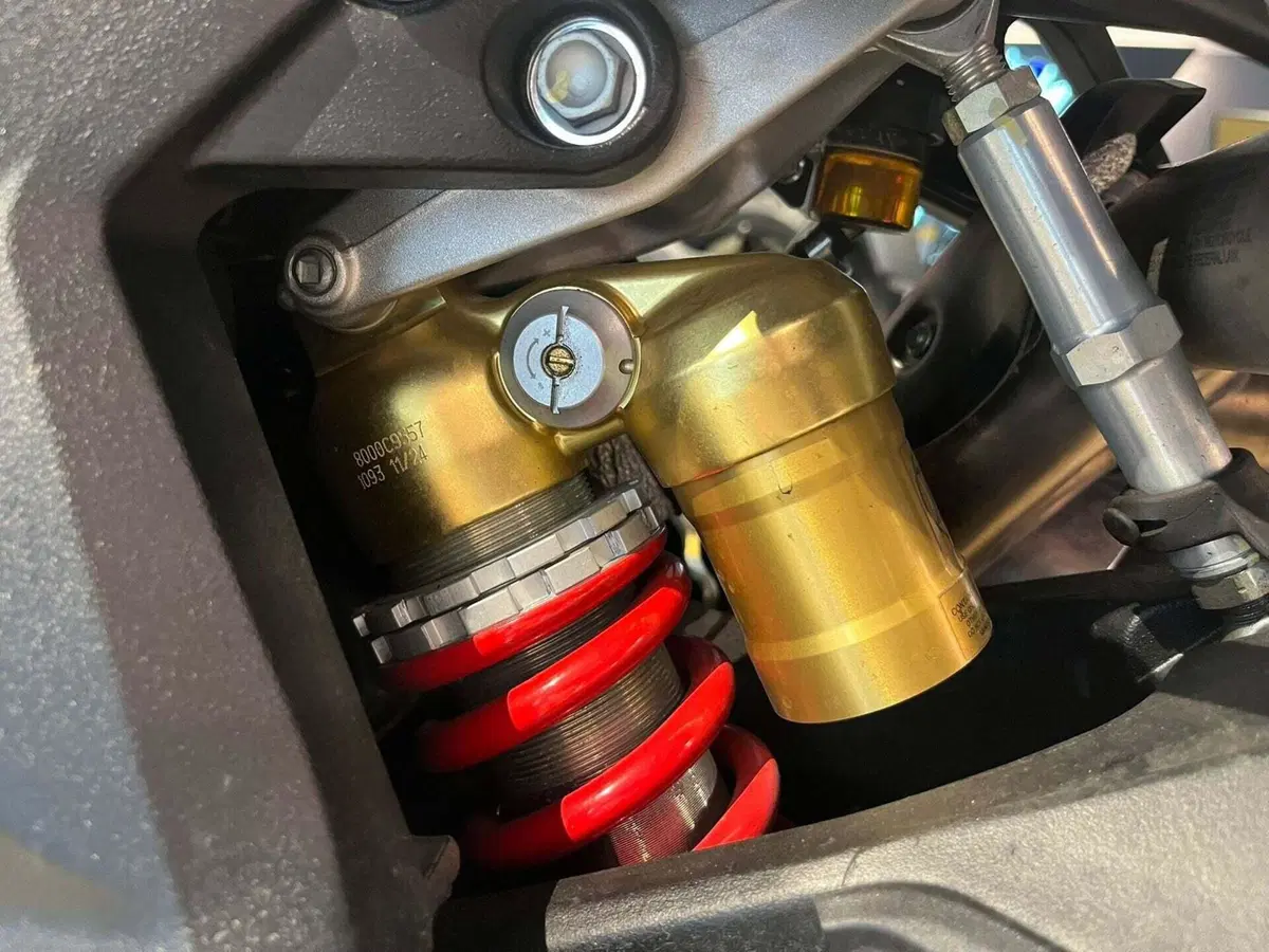 MV Agusta Brutale 1000 RS (2022 - 26) (13)