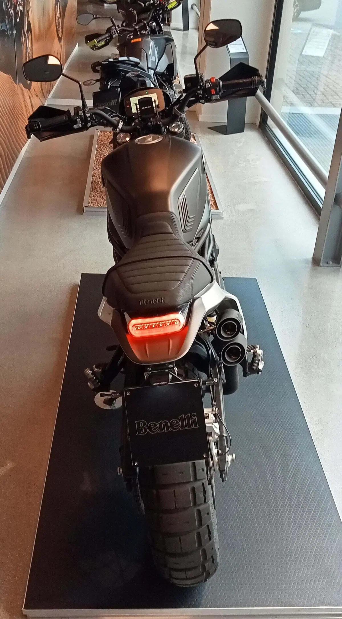 Benelli Leoncino 800 Trail (2022 - 26) (3)