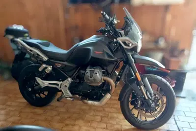 Moto Guzzi V85 Strada (2024 - 26) usata