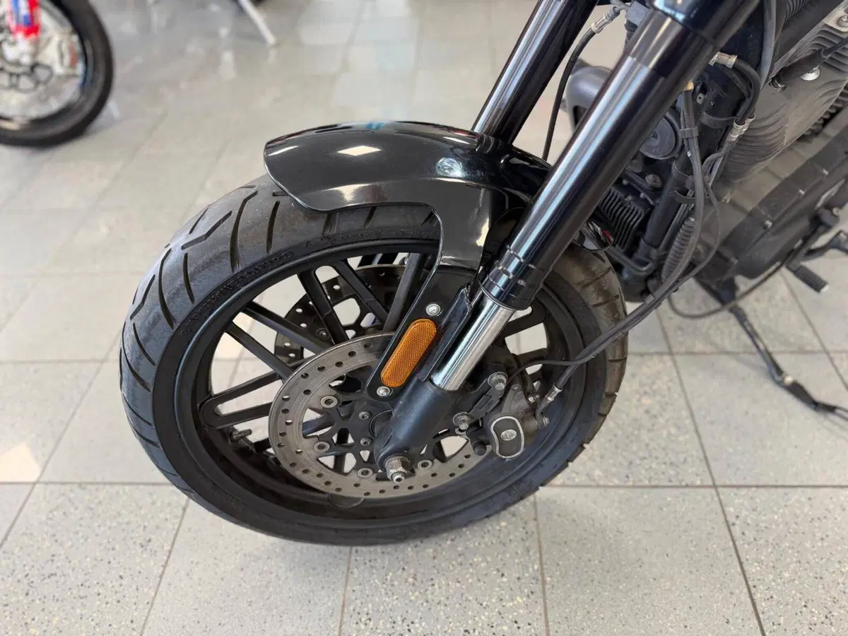 Harley-Davidson XL 1200 CX Roadster (2016 - 18) (7)