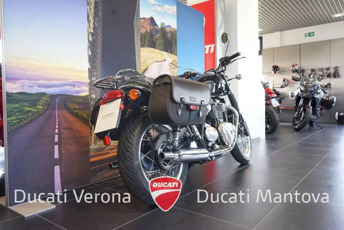 Triumph Bonneville T120 (2021 - 25) (5)