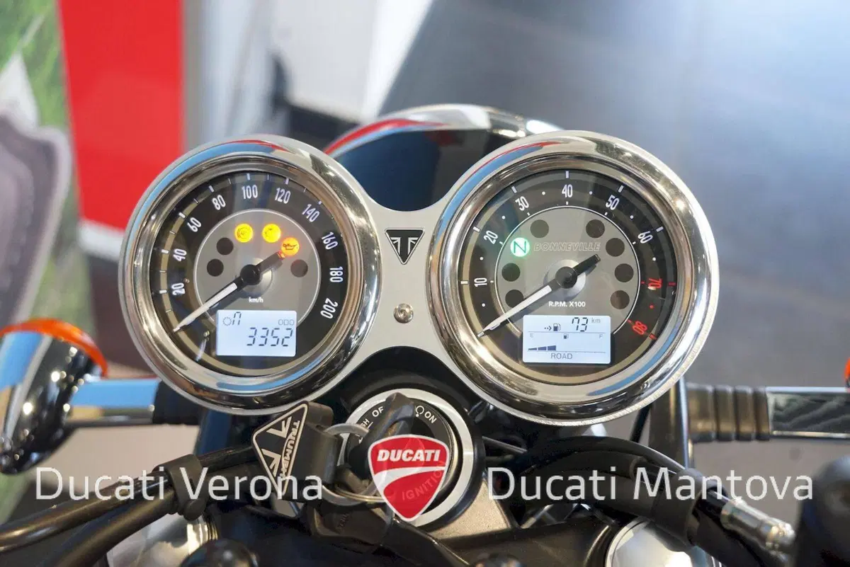 Triumph Bonneville T120 (2021 - 25) (7)