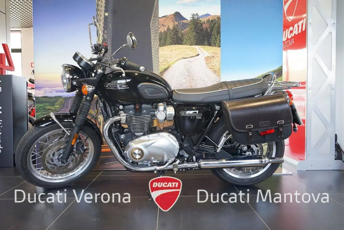 Triumph Bonneville T120 (2021 - 25) (9)