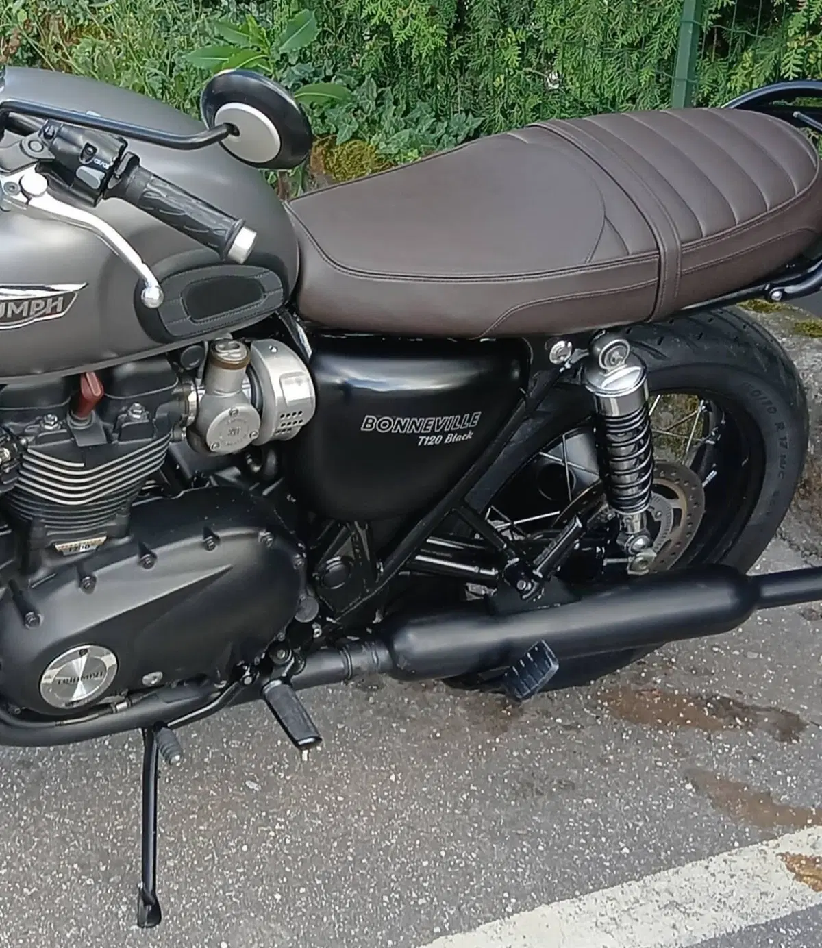 Triumph Bonneville T120 Black (2017 - 20) (2)