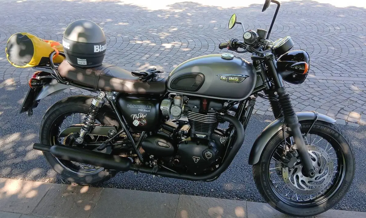 Triumph Bonneville T120 Black (2017 - 20) (5)
