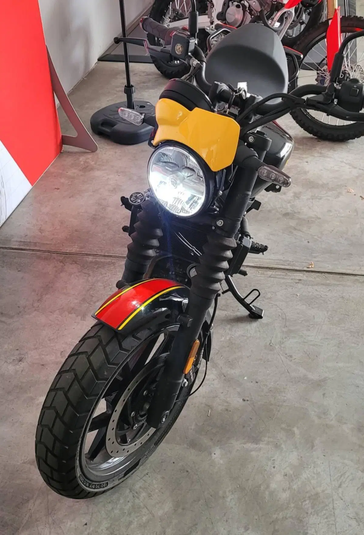 Royal Enfield Guerrilla 450 (2024 - 26) (5)