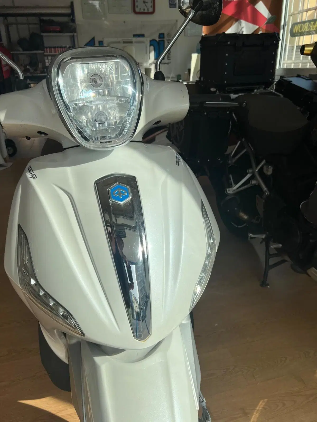Piaggio Beverly 300 i.e. ABS-ASR (2016 - 20) (4)