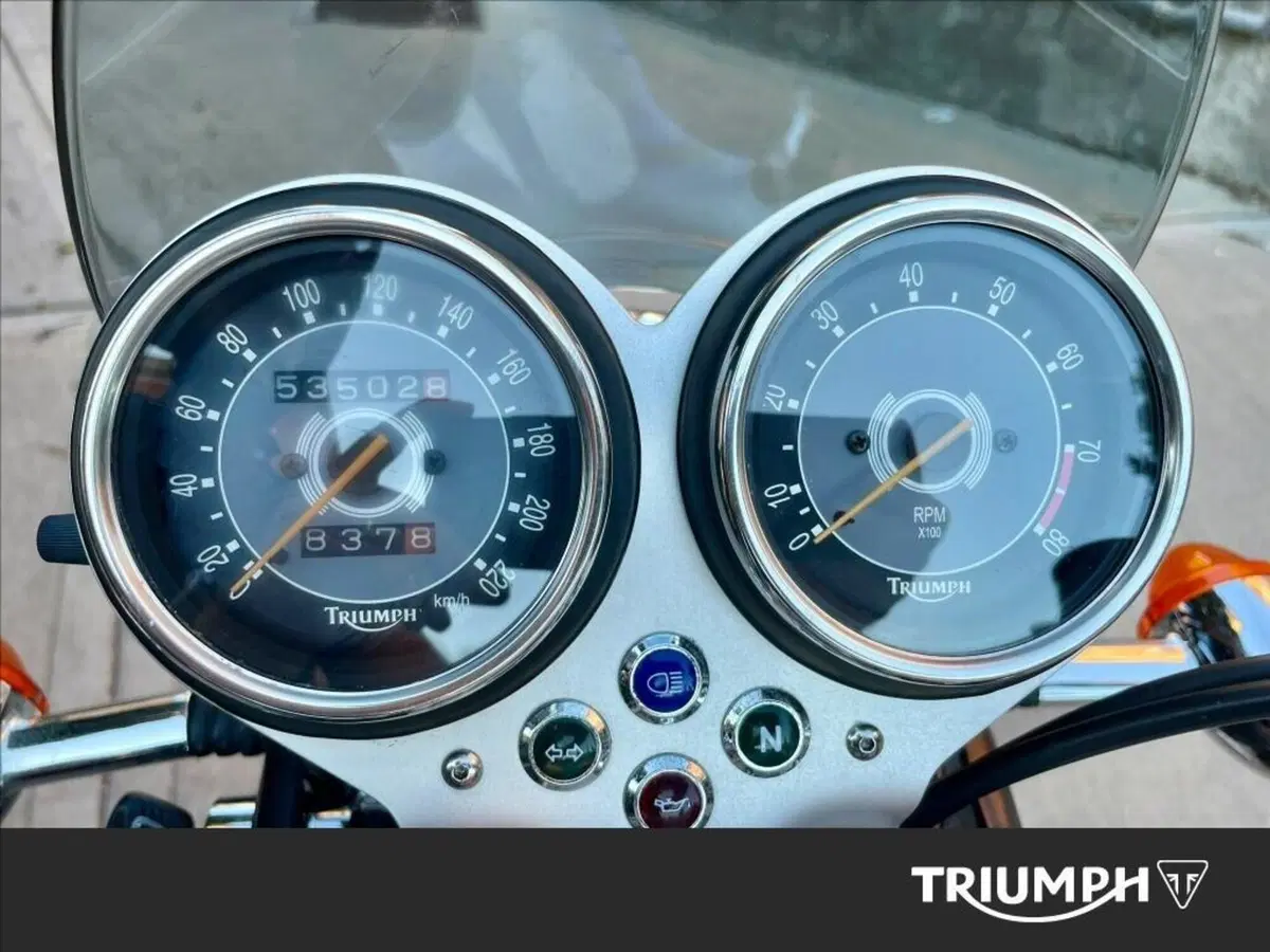 Triumph Bonneville T100 (2001 - 07) (11)