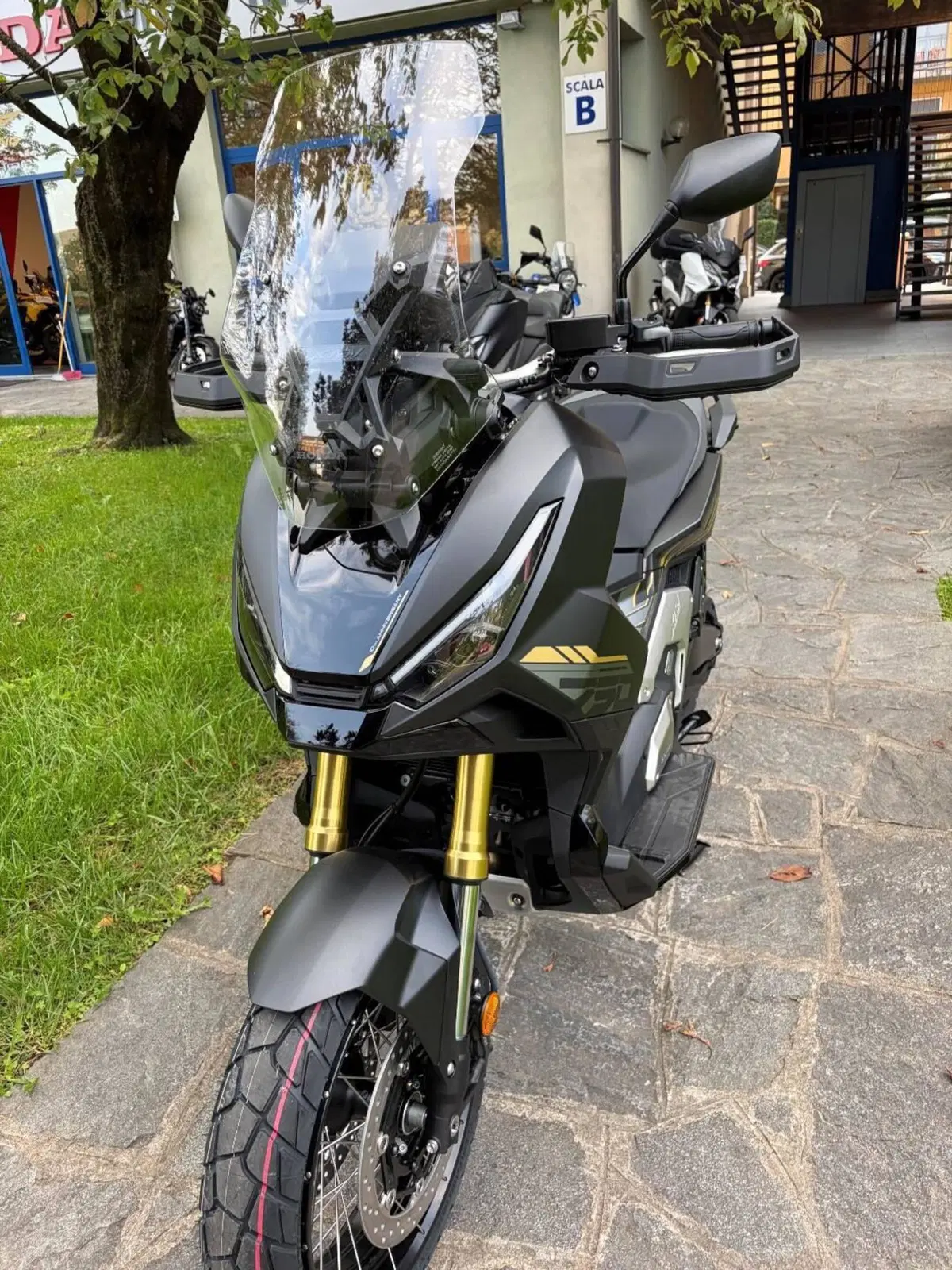 Honda X-ADV 750 Special Edition (2026 - 27) (4)