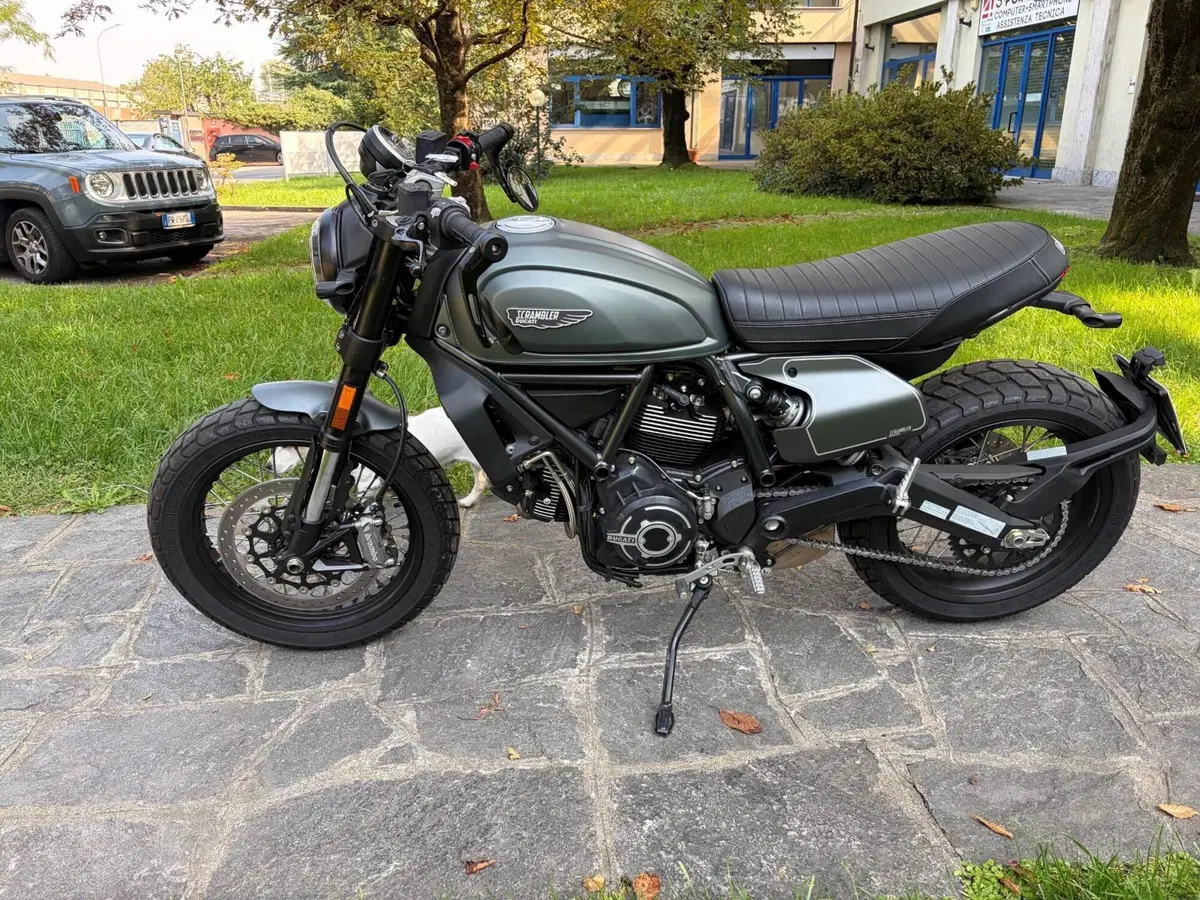 Ducati Scrambler 800 Night Shift (2021 - 22)
