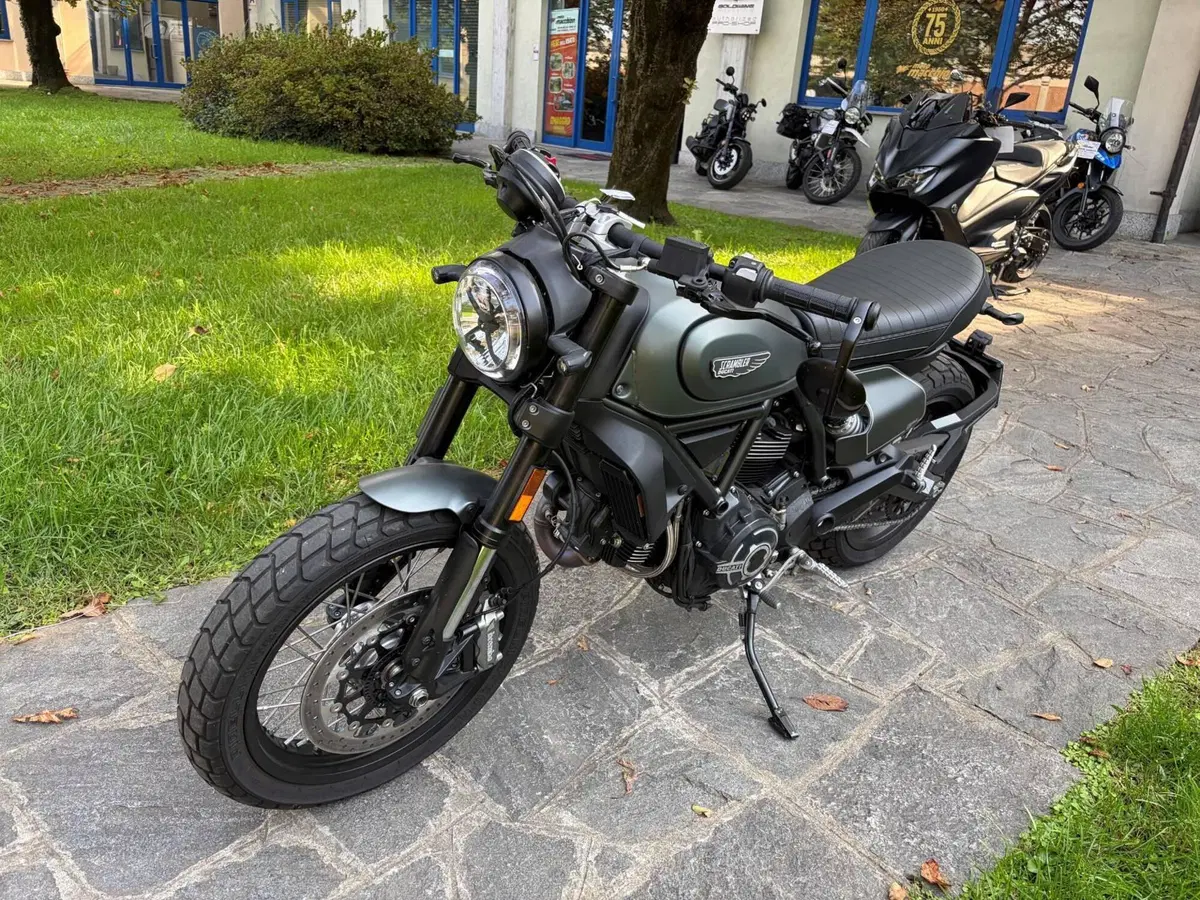 Ducati Scrambler 800 Night Shift (2021 - 22) (2)