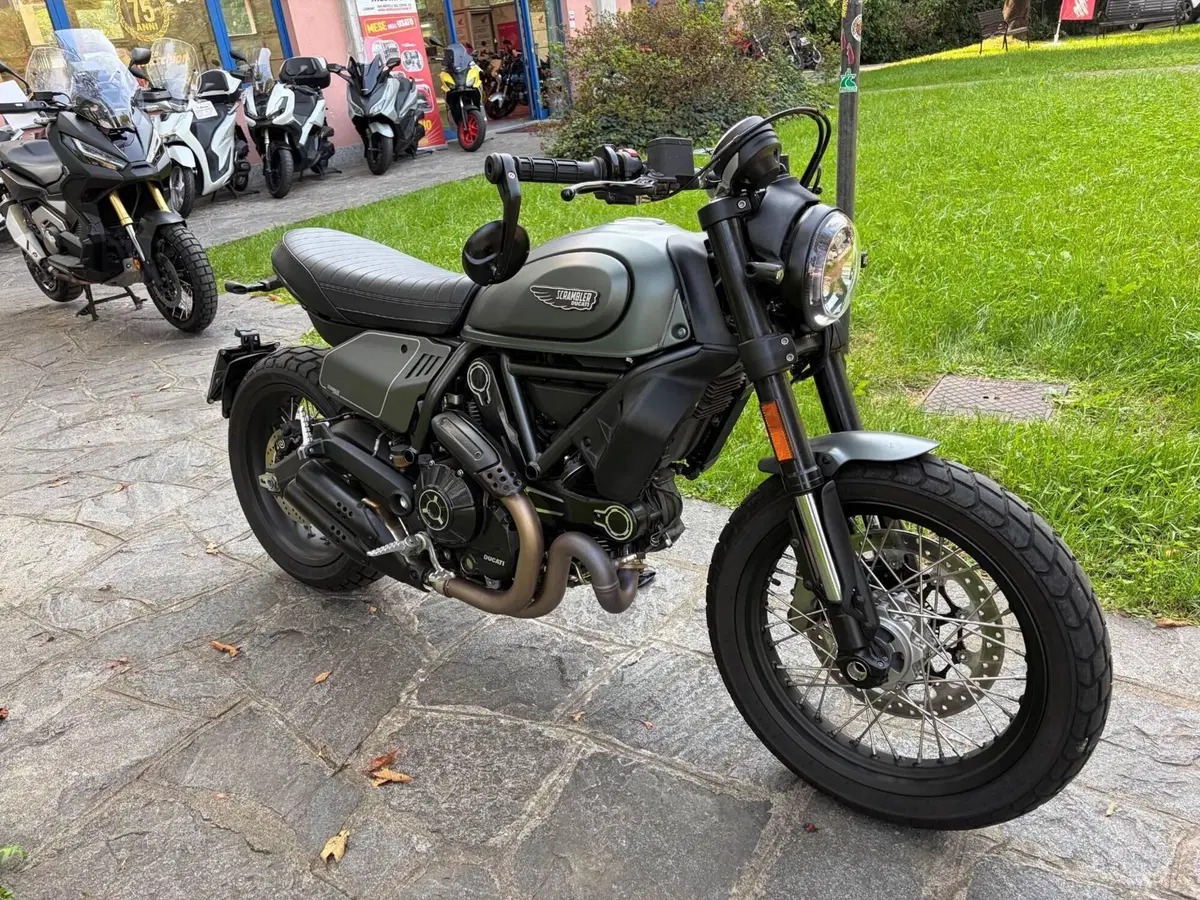 Ducati Scrambler 800 Night Shift (2021 - 22) (4)