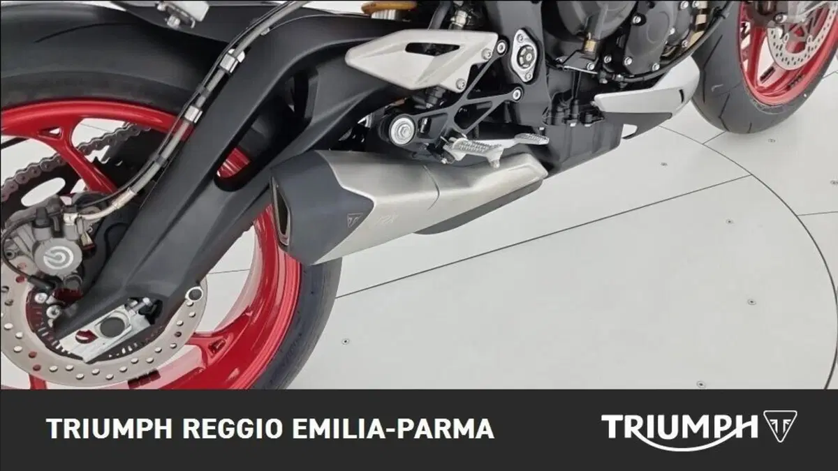 Triumph Street Triple 765 RX (2026) (17)