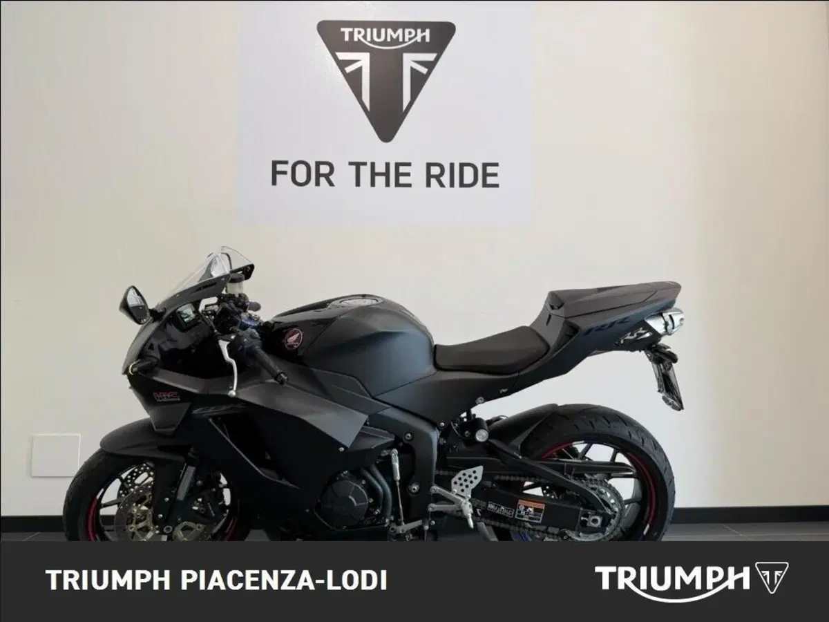 Honda CBR 600 RR (2024 - 26) (2)