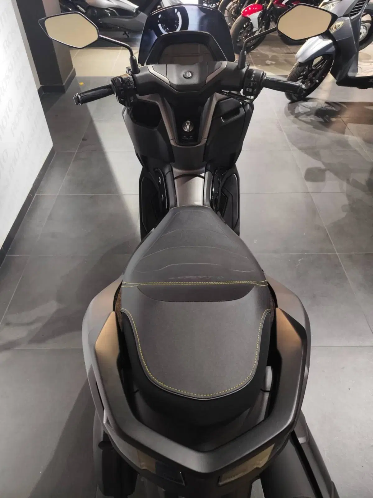Yamaha N-Max 125 Tech Max (2025 - 26) (7)