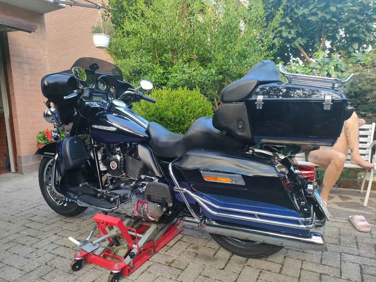 Harley-Davidson 1690 Electra Glide Ultra Limited (2010 - 13) - FLHTK (4)