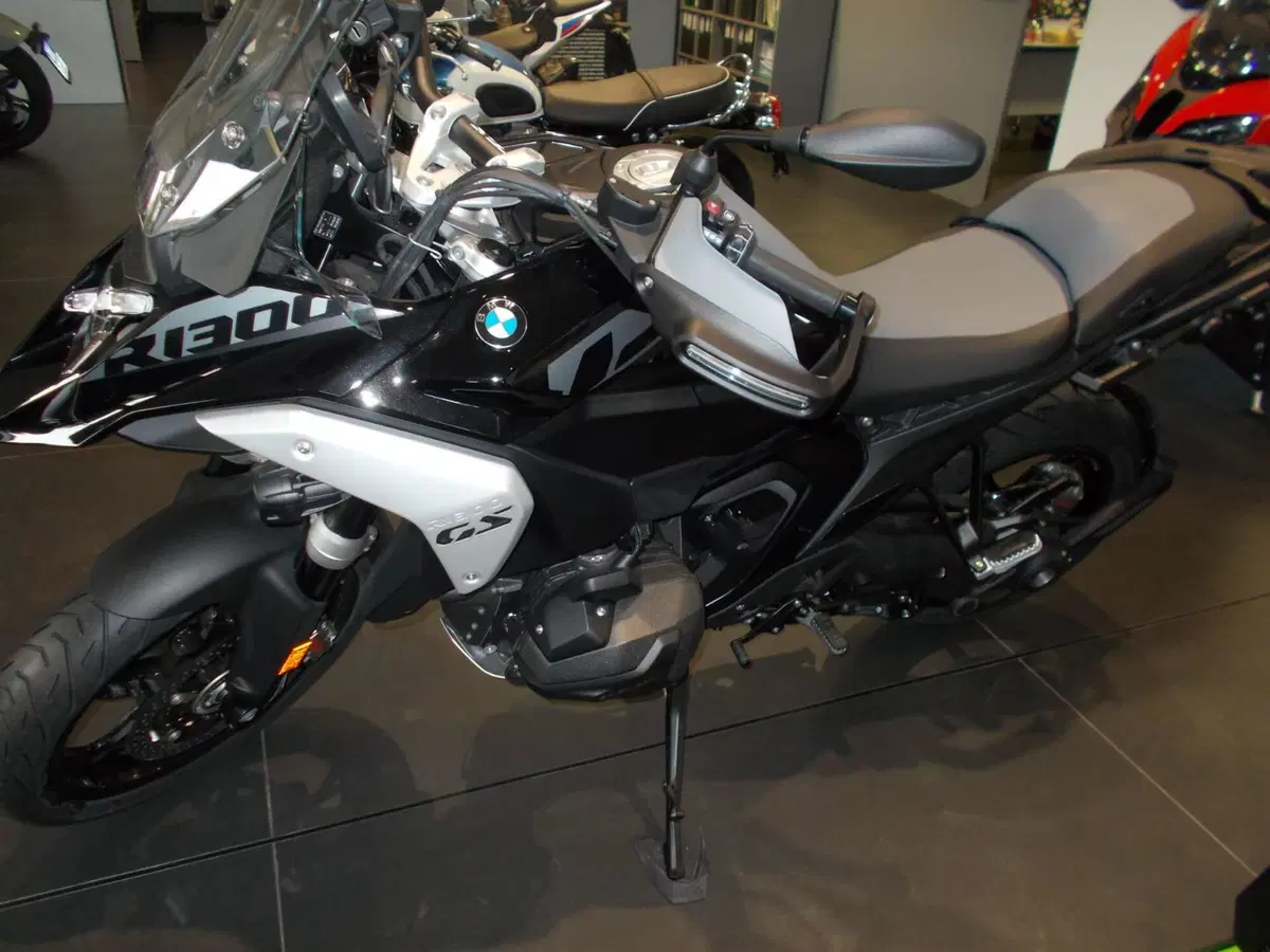 Bmw R 1300 GS Triple Black (2023 - 26) (3)