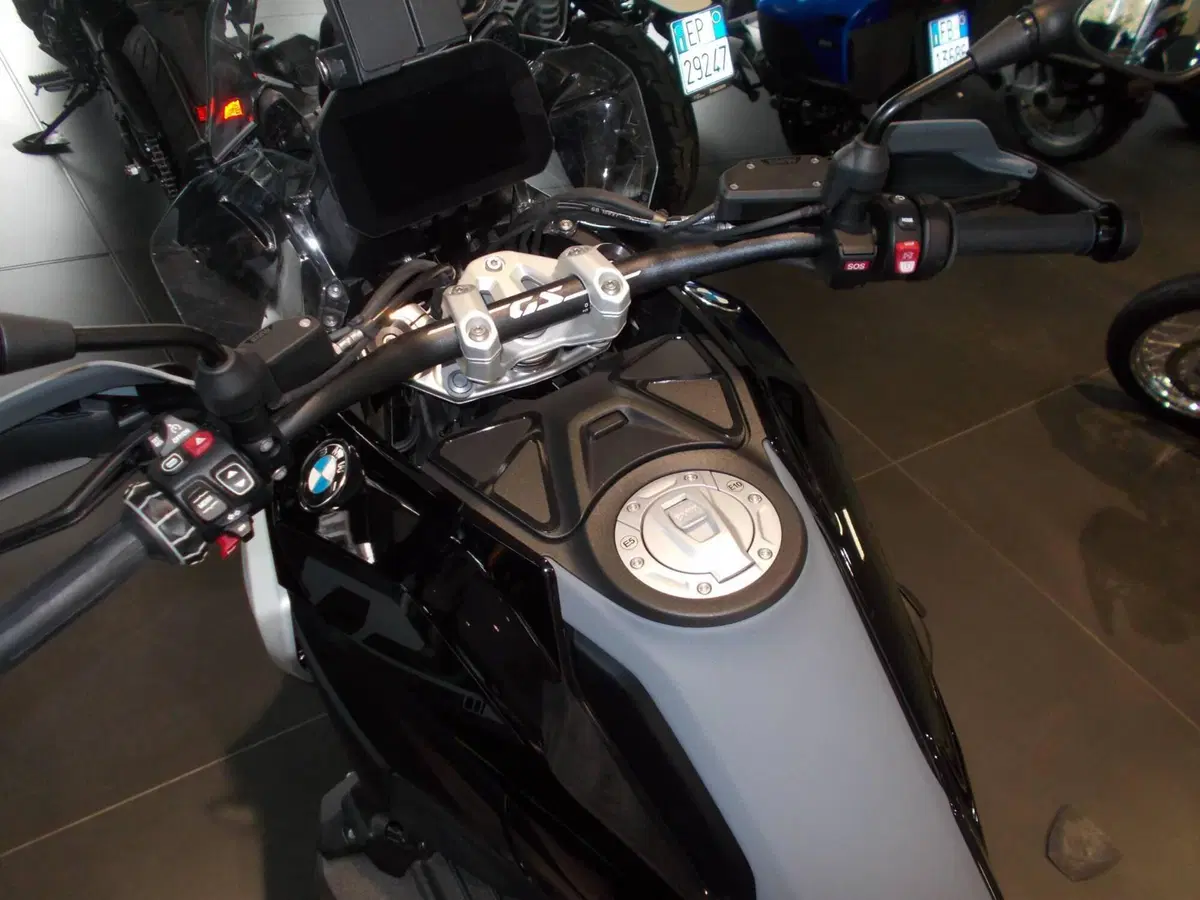Bmw R 1300 GS Triple Black (2023 - 26) (5)