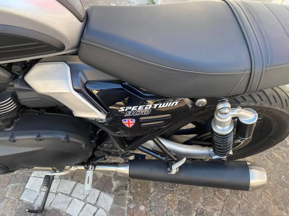 Triumph Speed Twin 900 (2025 - 26) (5)
