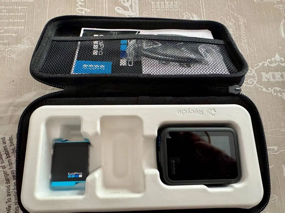 Go Pro Hero 10 black + Bundle accessori GoPro (11)