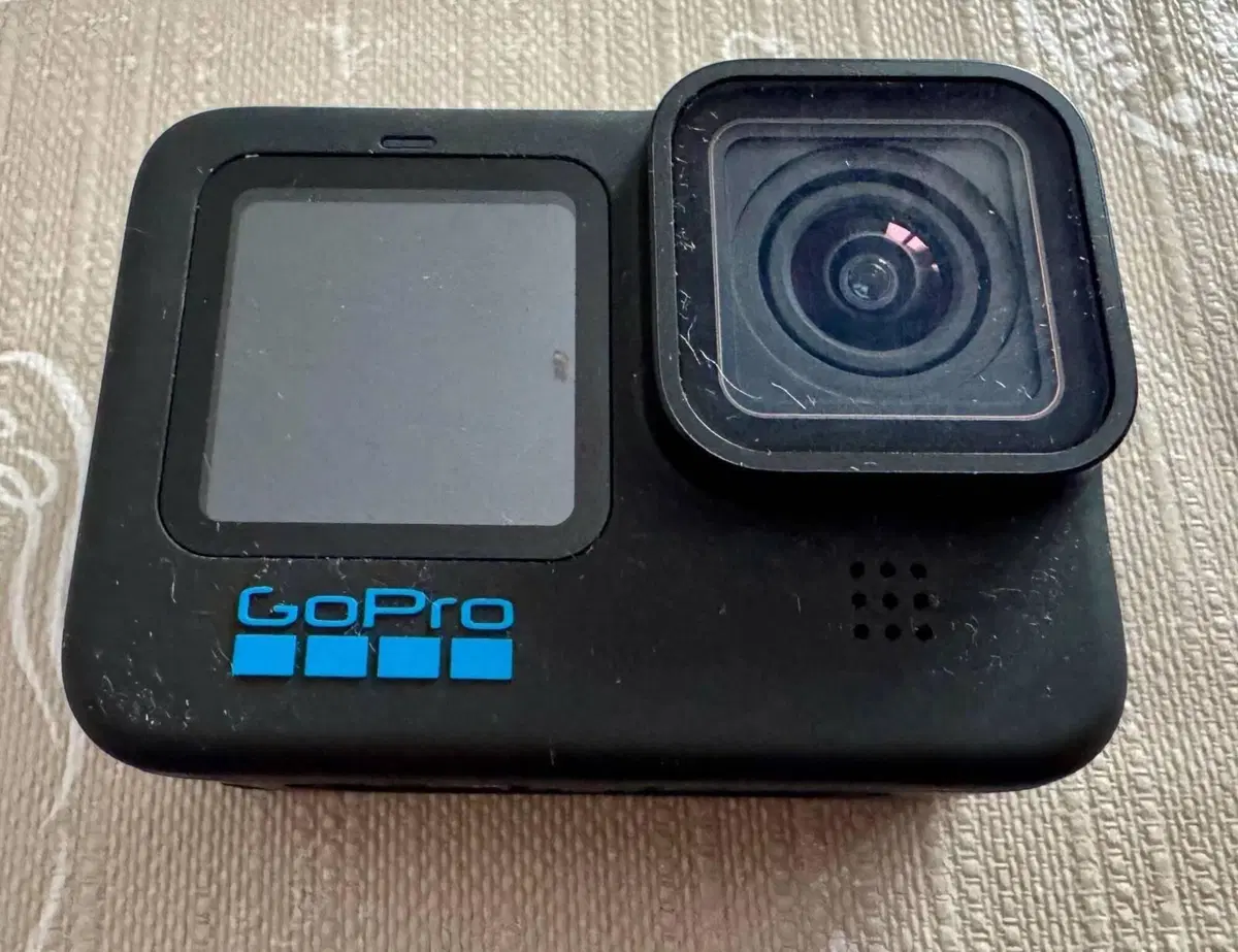 Go Pro Hero 10 black + Bundle accessori GoPro (2)