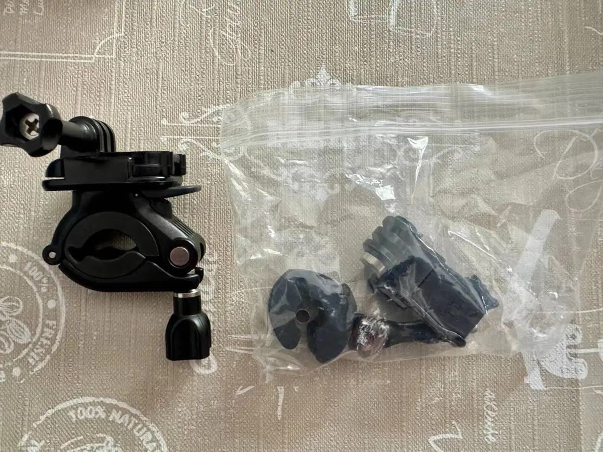 Go Pro Hero 10 black + Bundle accessori GoPro (15)