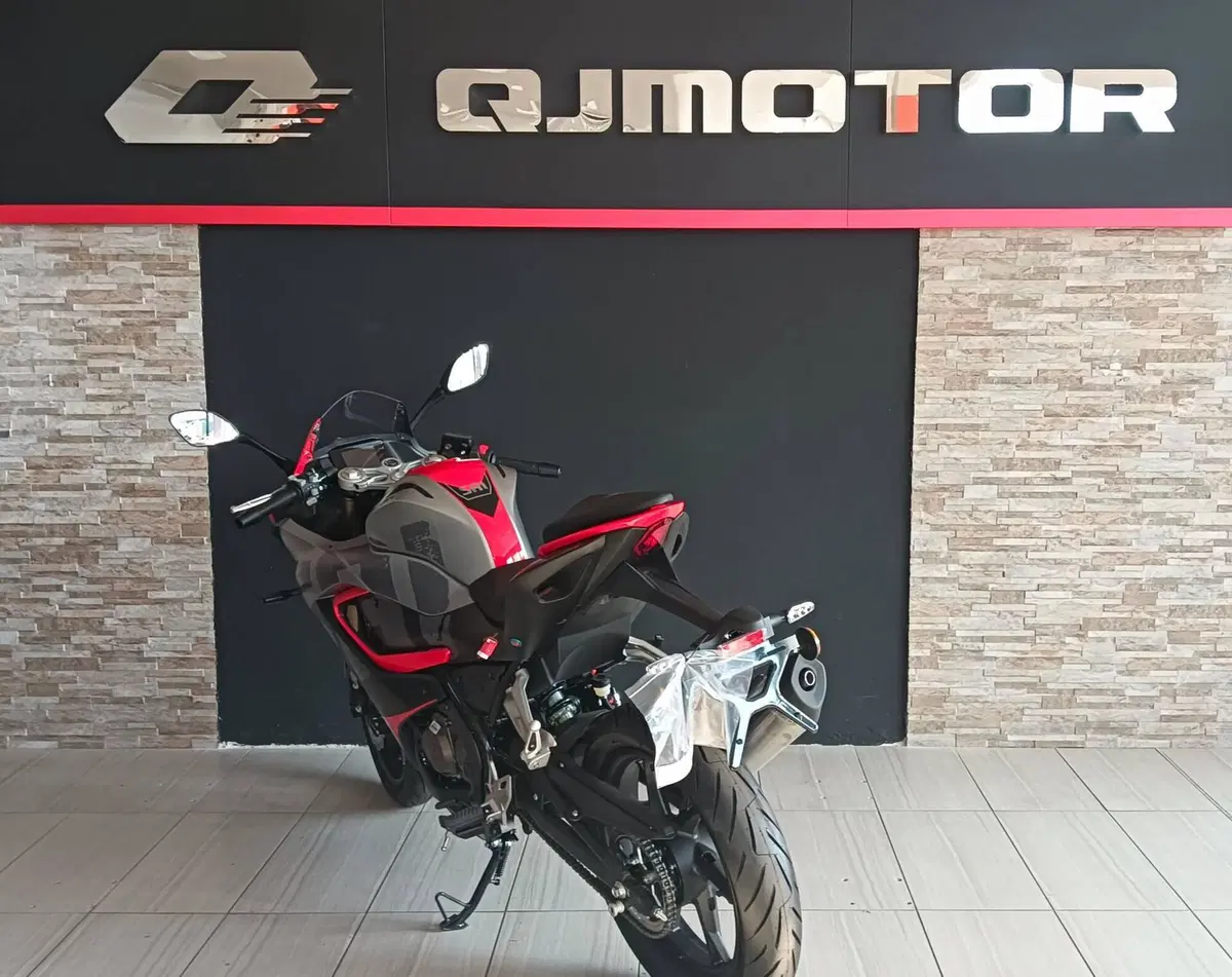 QJ Motor SRK 125 R (2025 - 26) (3)