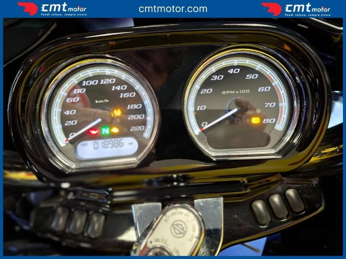 Harley-Davidson 114 Road Glide Limited (2020) - FLTRK (4)