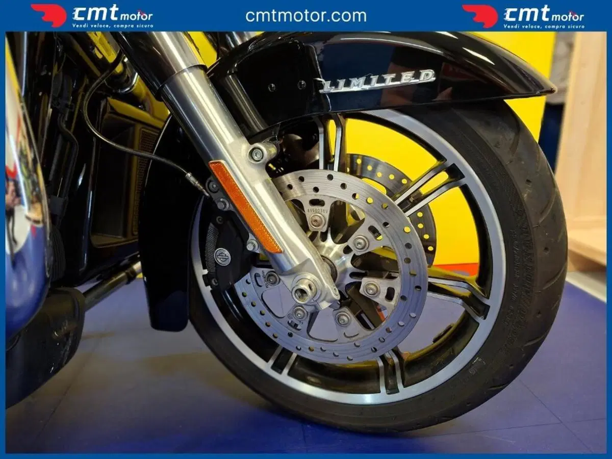 Harley-Davidson 114 Road Glide Limited (2020) - FLTRK (5)