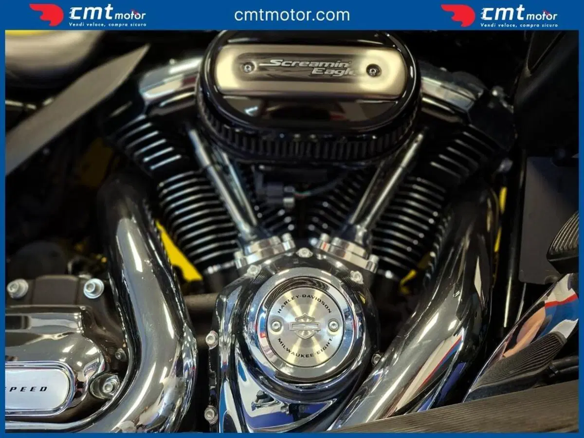 Harley-Davidson 114 Road Glide Limited (2020) - FLTRK (9)