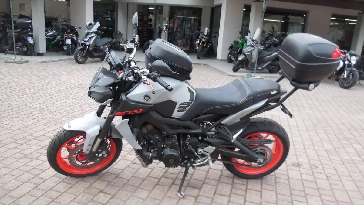 Yamaha MT-09 (2017 - 20) (3)