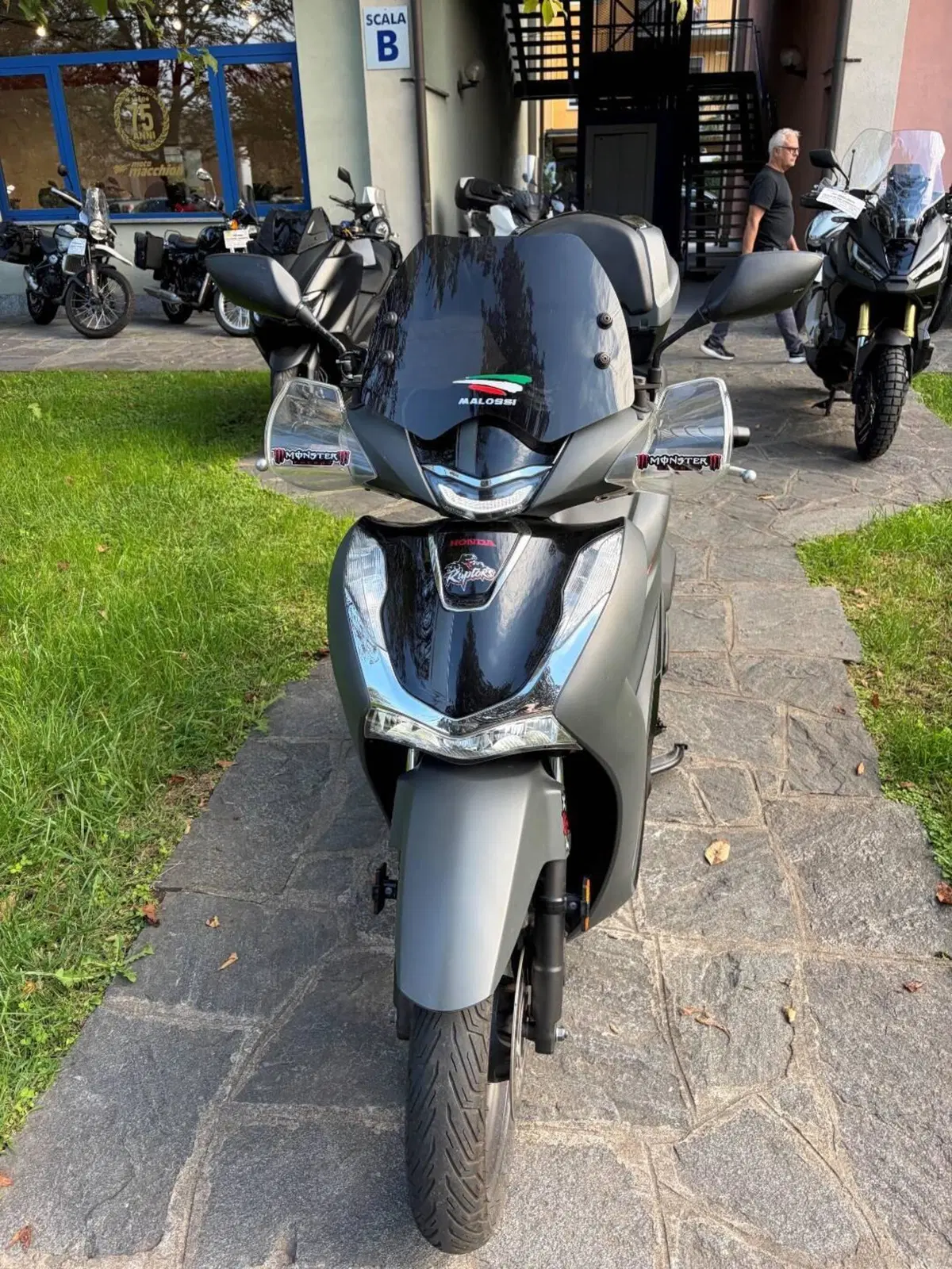 Honda SH 150i Sport (2022 - 23) (3)