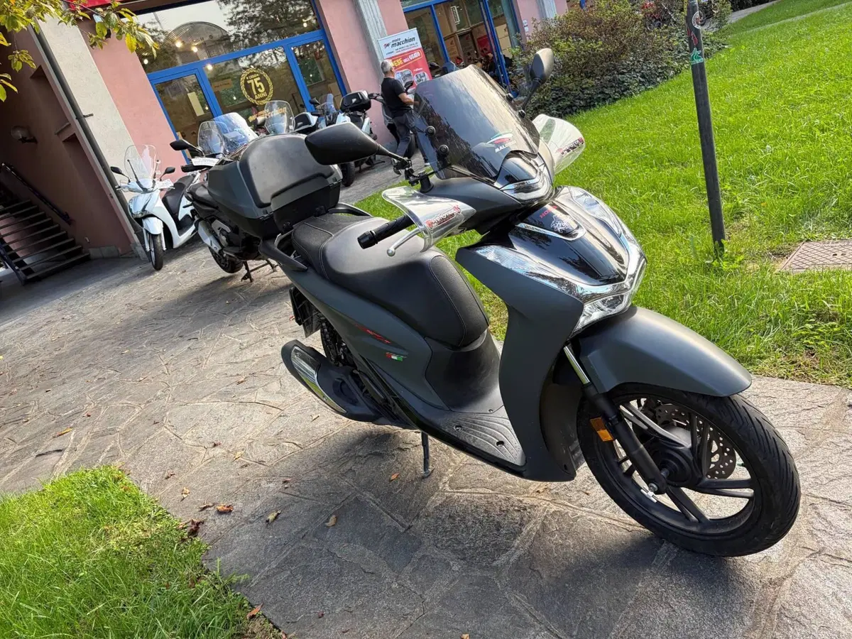 Honda SH 150i Sport (2022 - 23) (4)