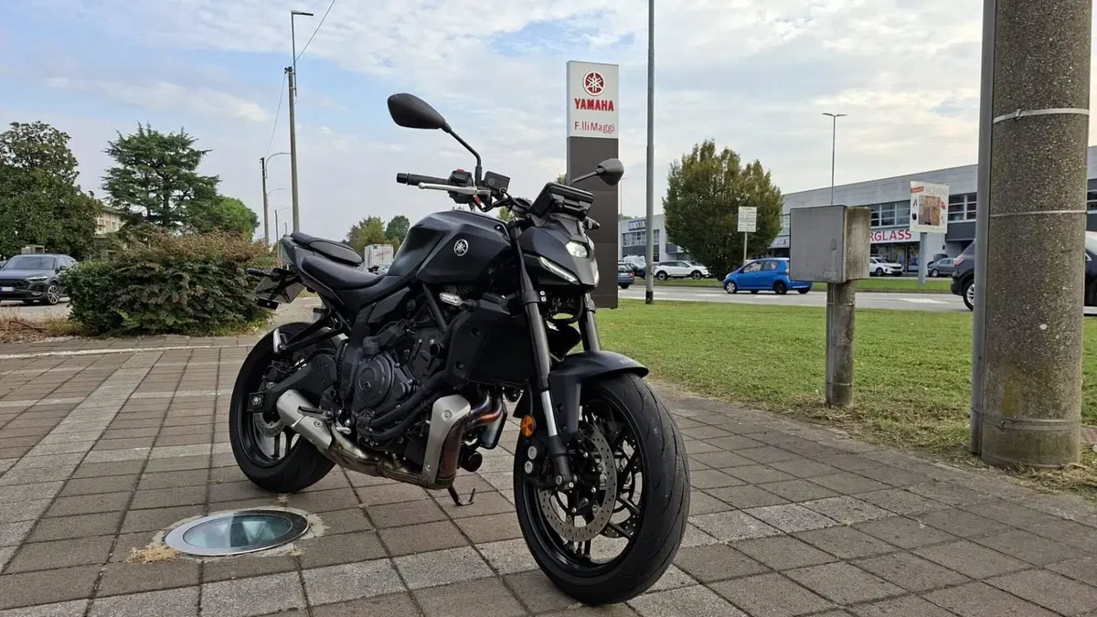 Yamaha MT-07 Y-AMT (2025 - 26) (2)