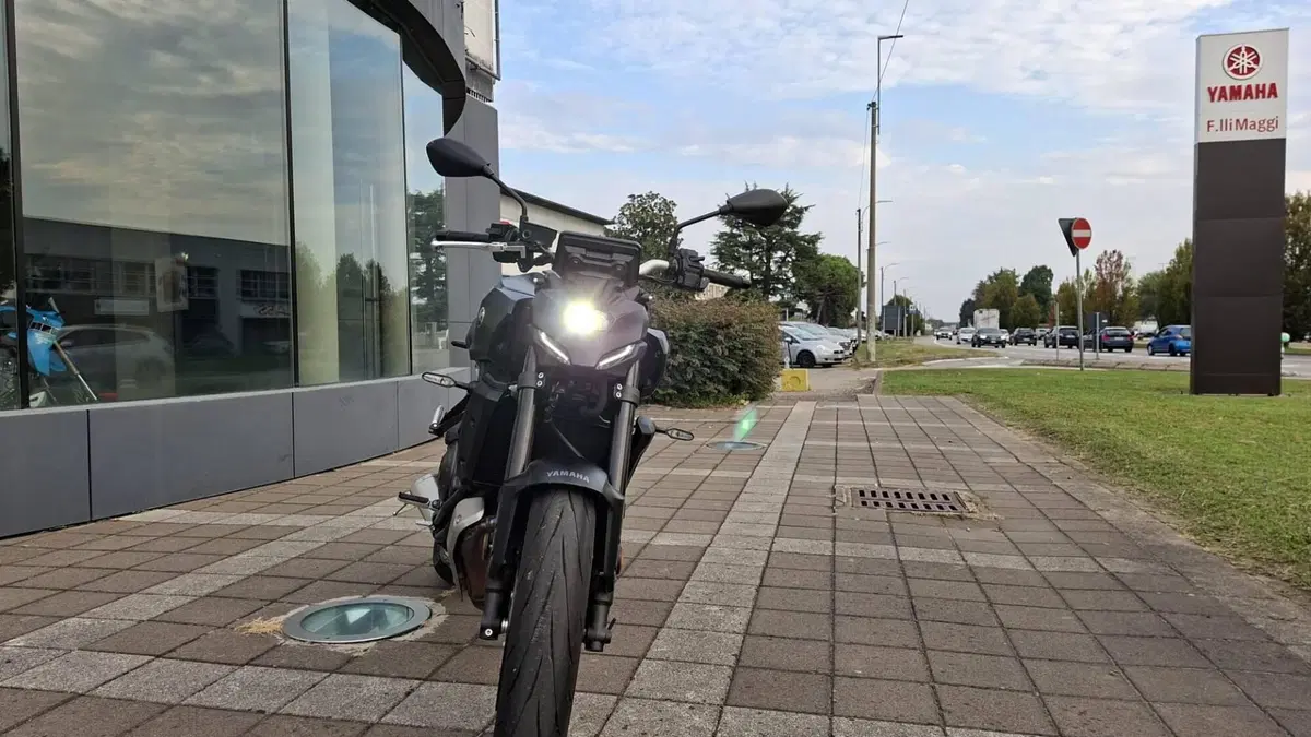 Yamaha MT-07 Y-AMT (2025 - 26) (3)