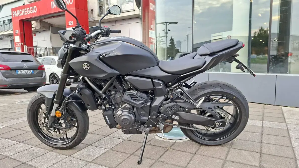 Yamaha MT-07 Y-AMT (2025 - 26) (6)