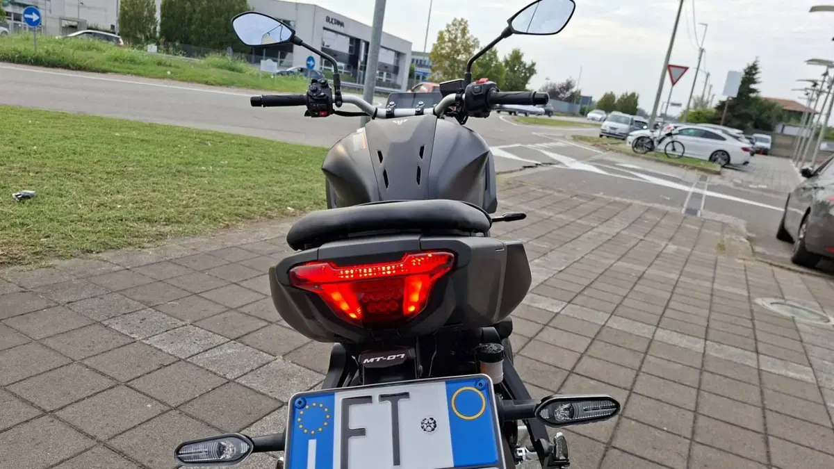 Yamaha MT-07 Y-AMT (2025 - 26) (7)