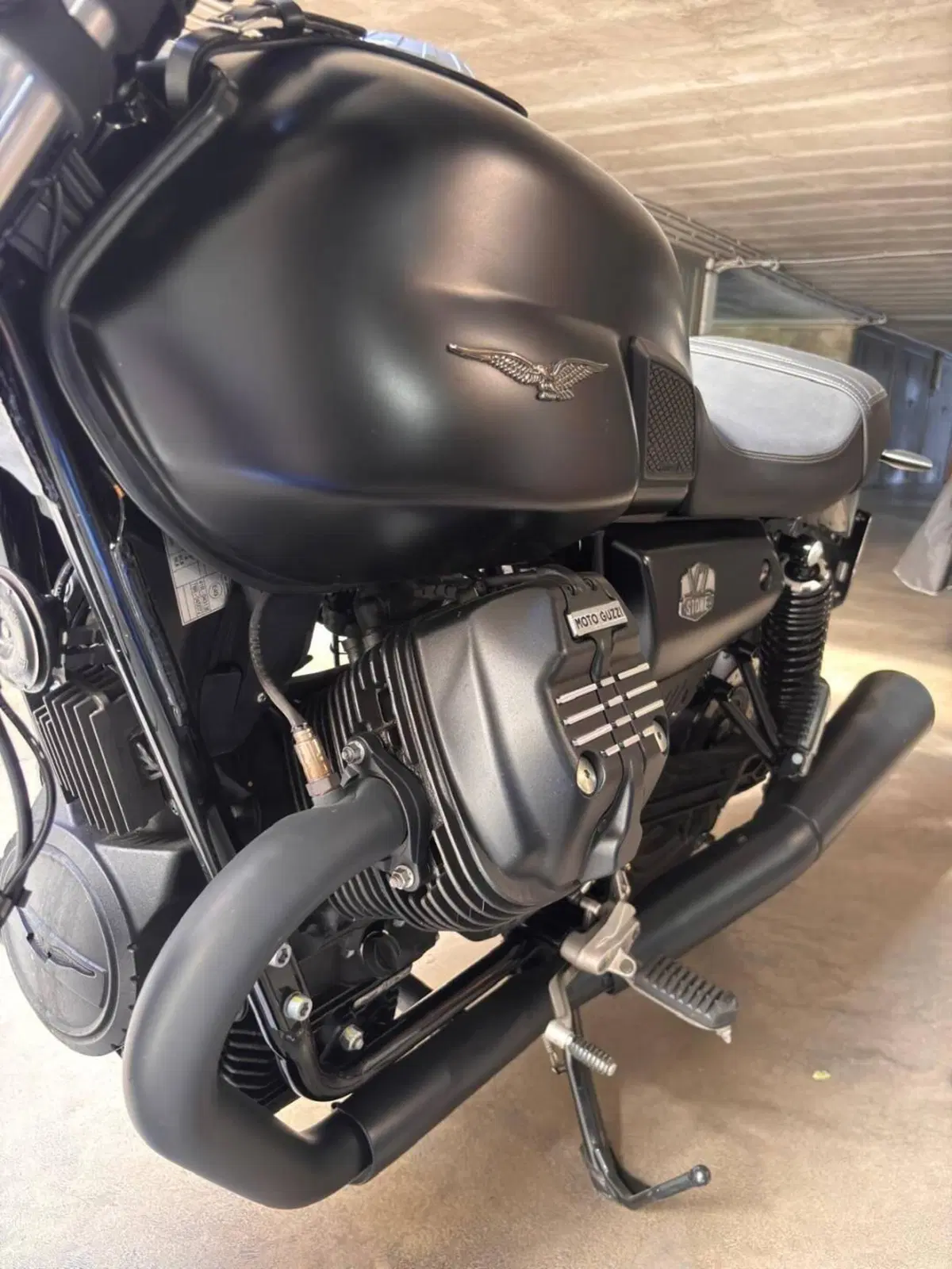 Moto Guzzi V7 Stone (2021 - 24) (7)