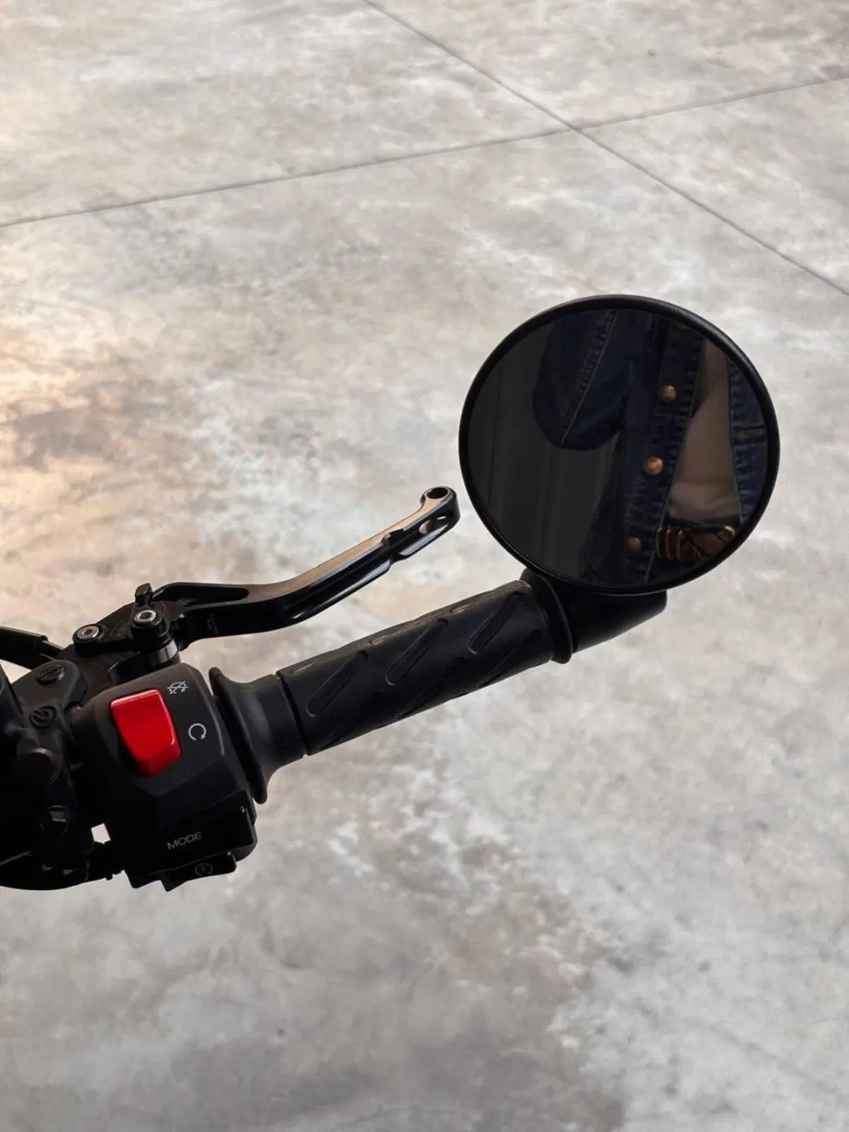 Moto Guzzi V7 Stone (2021 - 24) (9)
