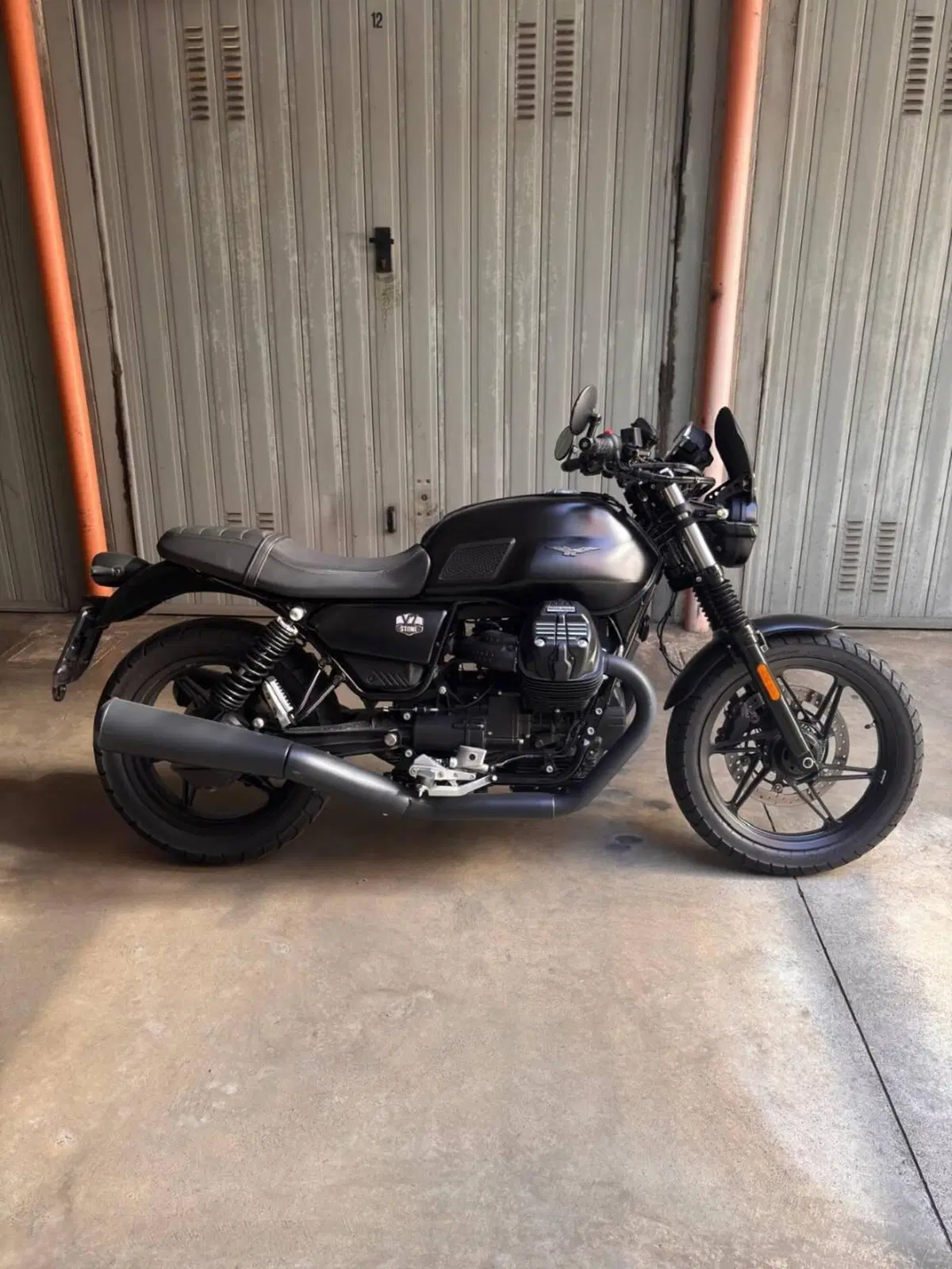 Moto Guzzi V7 Stone (2021 - 24)