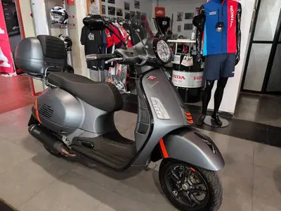 Vespa GTS 300 Super Sport (2023 - 24) usata