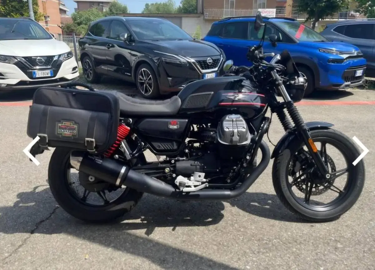 Moto Guzzi V7 Stone Special Edition (2022 - 25) (6)