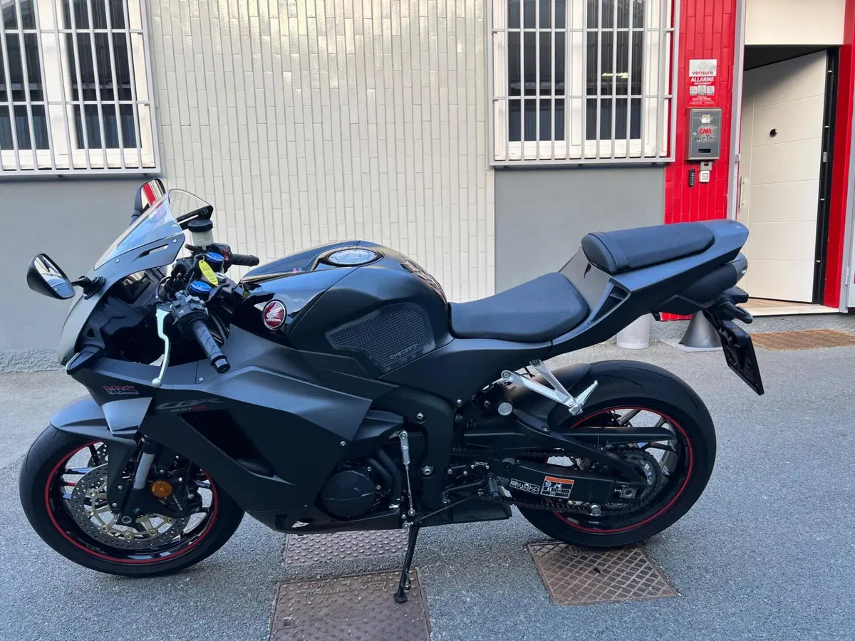 Honda CBR 600 RR (2024 - 26) (2)