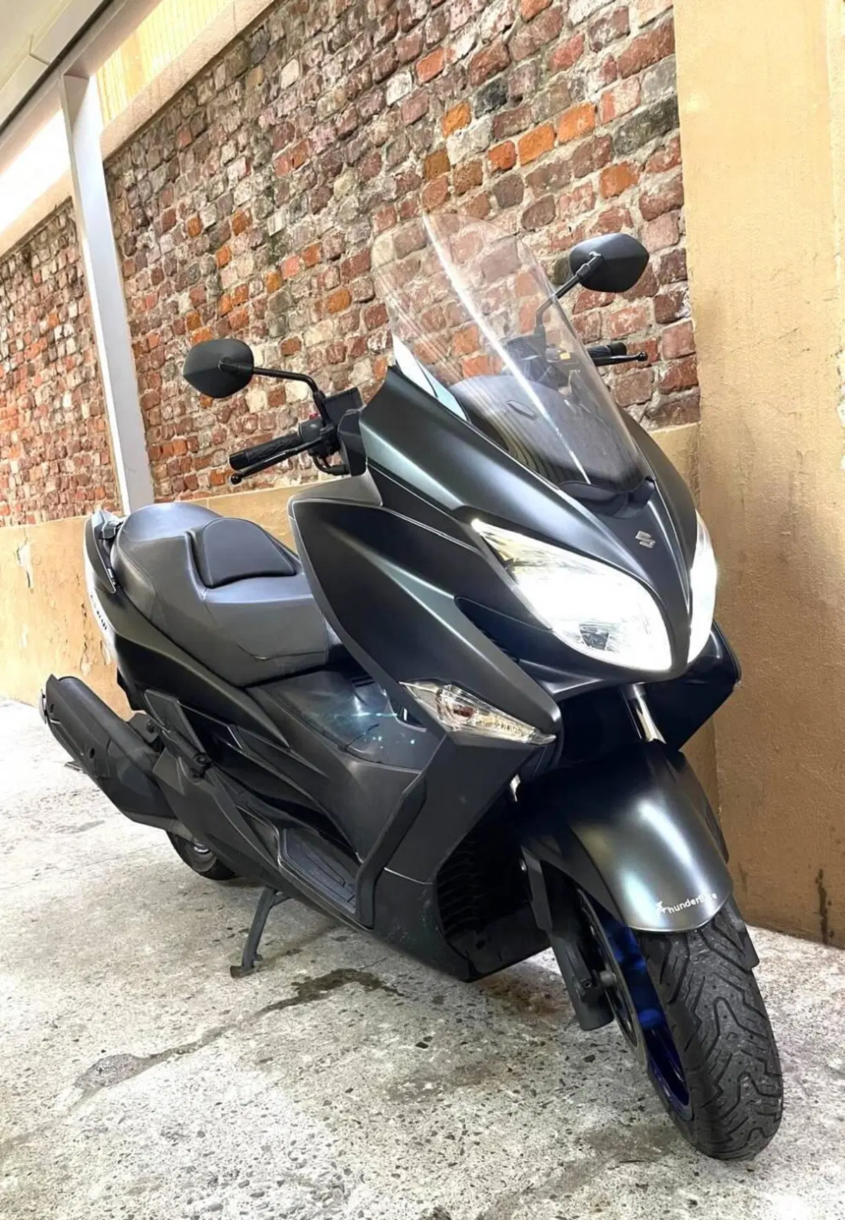 Suzuki Burgman AN 400 (2017 - 20) (2)